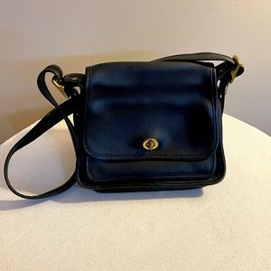 Black leather vintage Coach shoulder bag